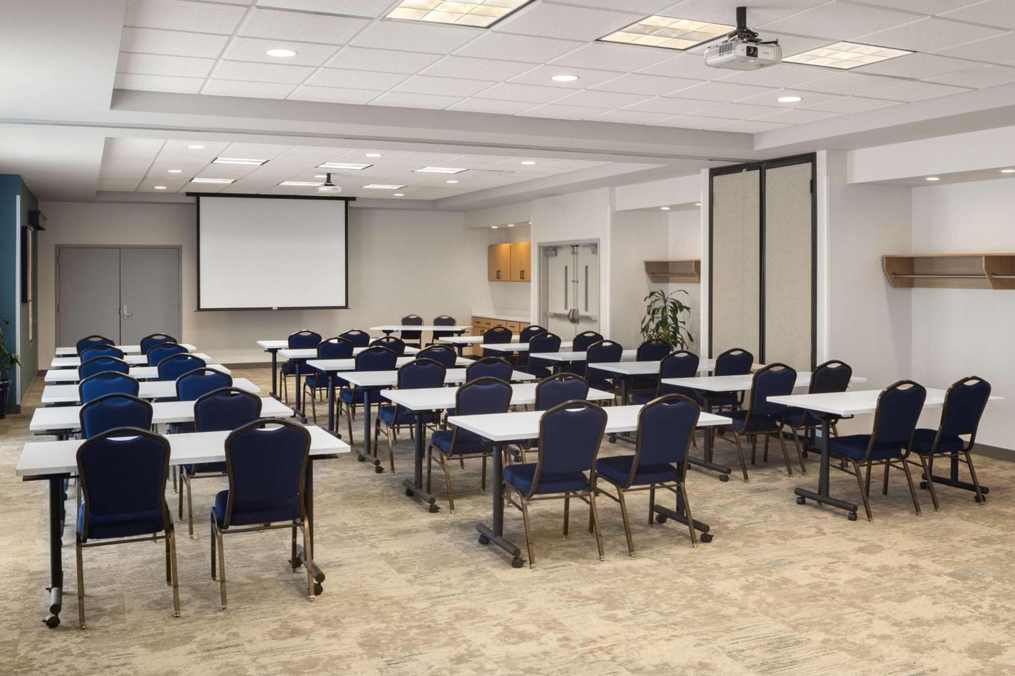 Hotel Hilton Garden Spokane Airport 3*